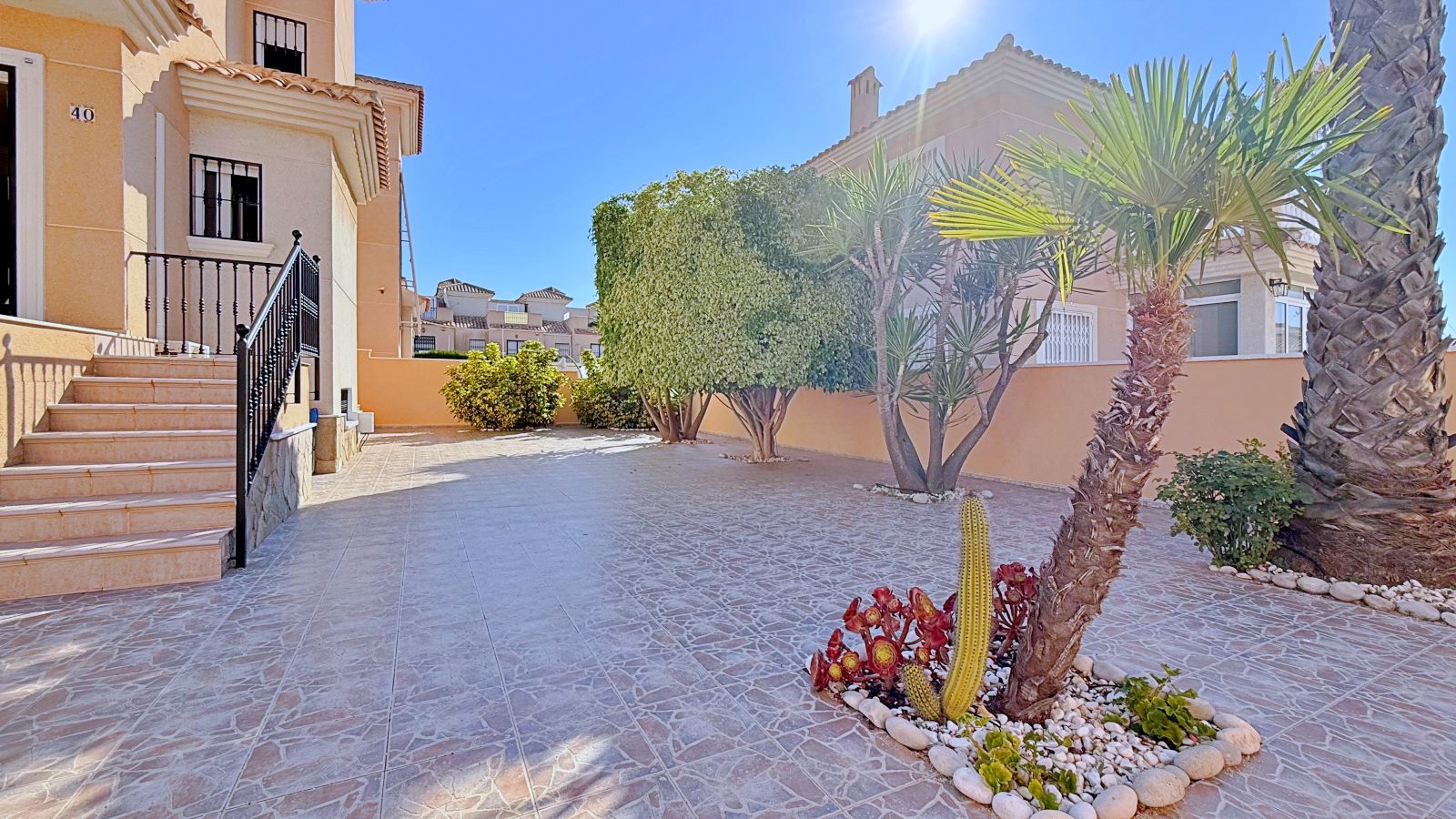 For Sale - 4 Bedroom 2 Bathroom Villa in Orihuela - Orihuela Costa  - Alicante