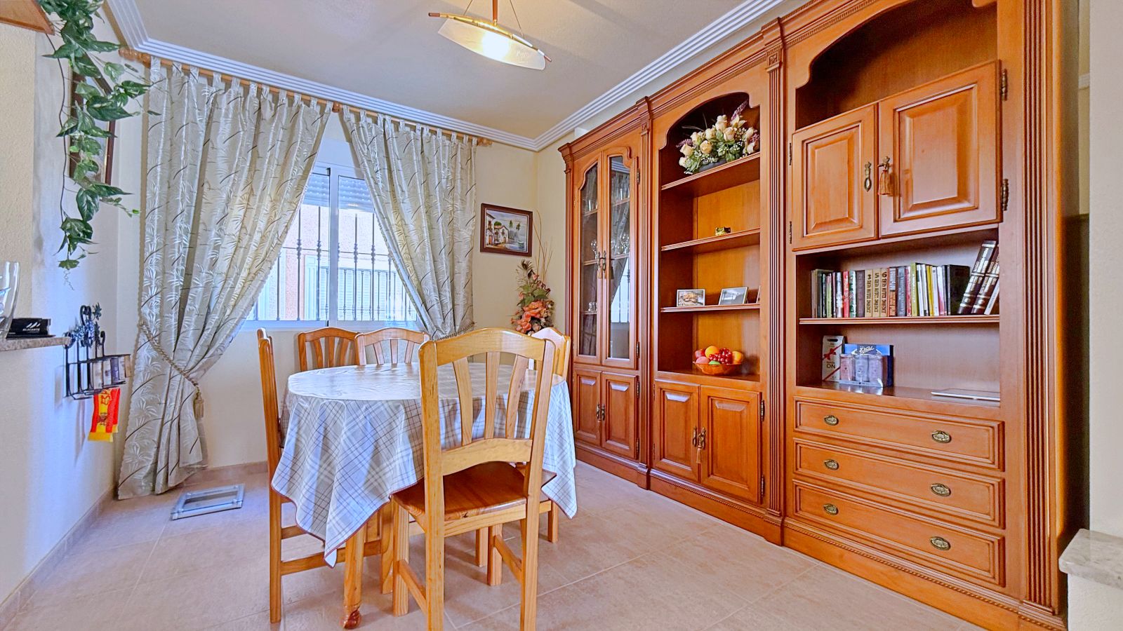 For Sale - 4 Bedroom 2 Bathroom Villa in Orihuela - Orihuela Costa  - Alicante