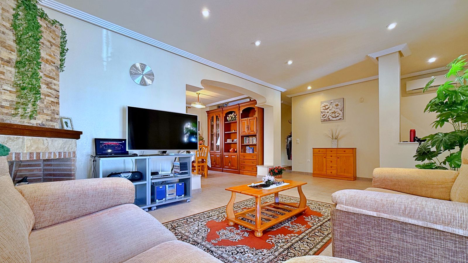 For Sale - 4 Bedroom 2 Bathroom Villa in Orihuela - Orihuela Costa  - Alicante