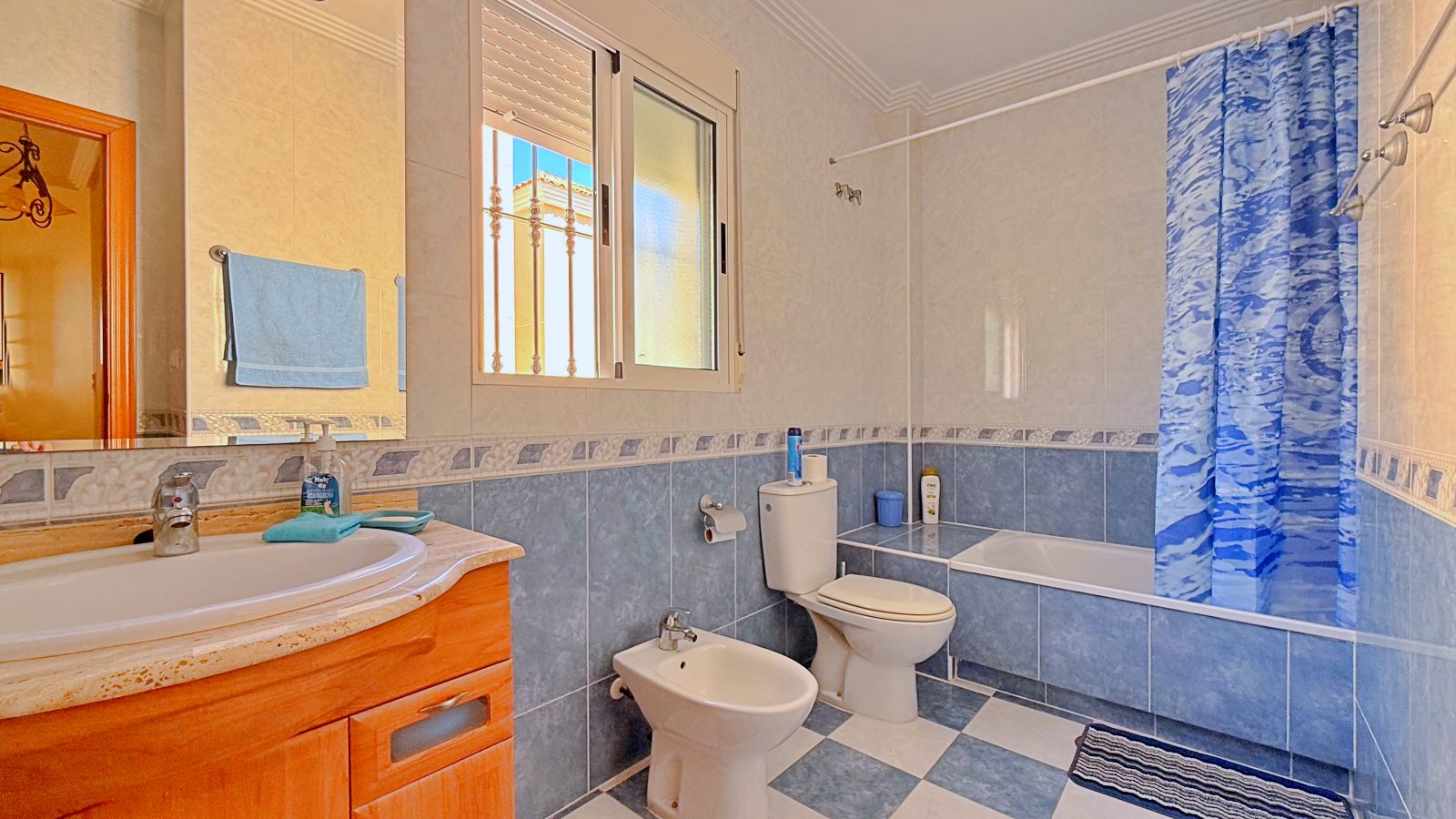 For Sale - 4 Bedroom 2 Bathroom Villa in Orihuela - Orihuela Costa  - Alicante