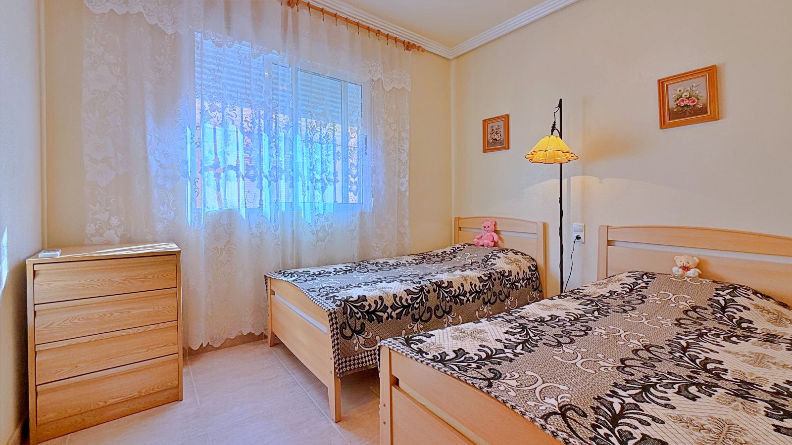 For Sale - 4 Bedroom 2 Bathroom Villa in Orihuela - Orihuela Costa  - Alicante