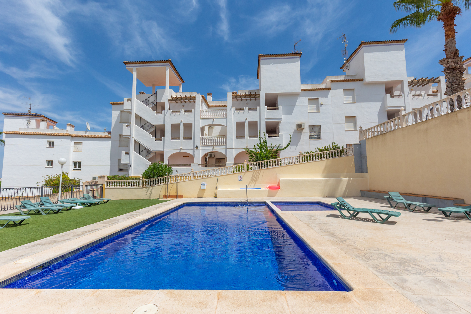 For Sale - 2 Bedroom 1 Bathroom Apartment in Orihuela - Villamartin  - Alicante