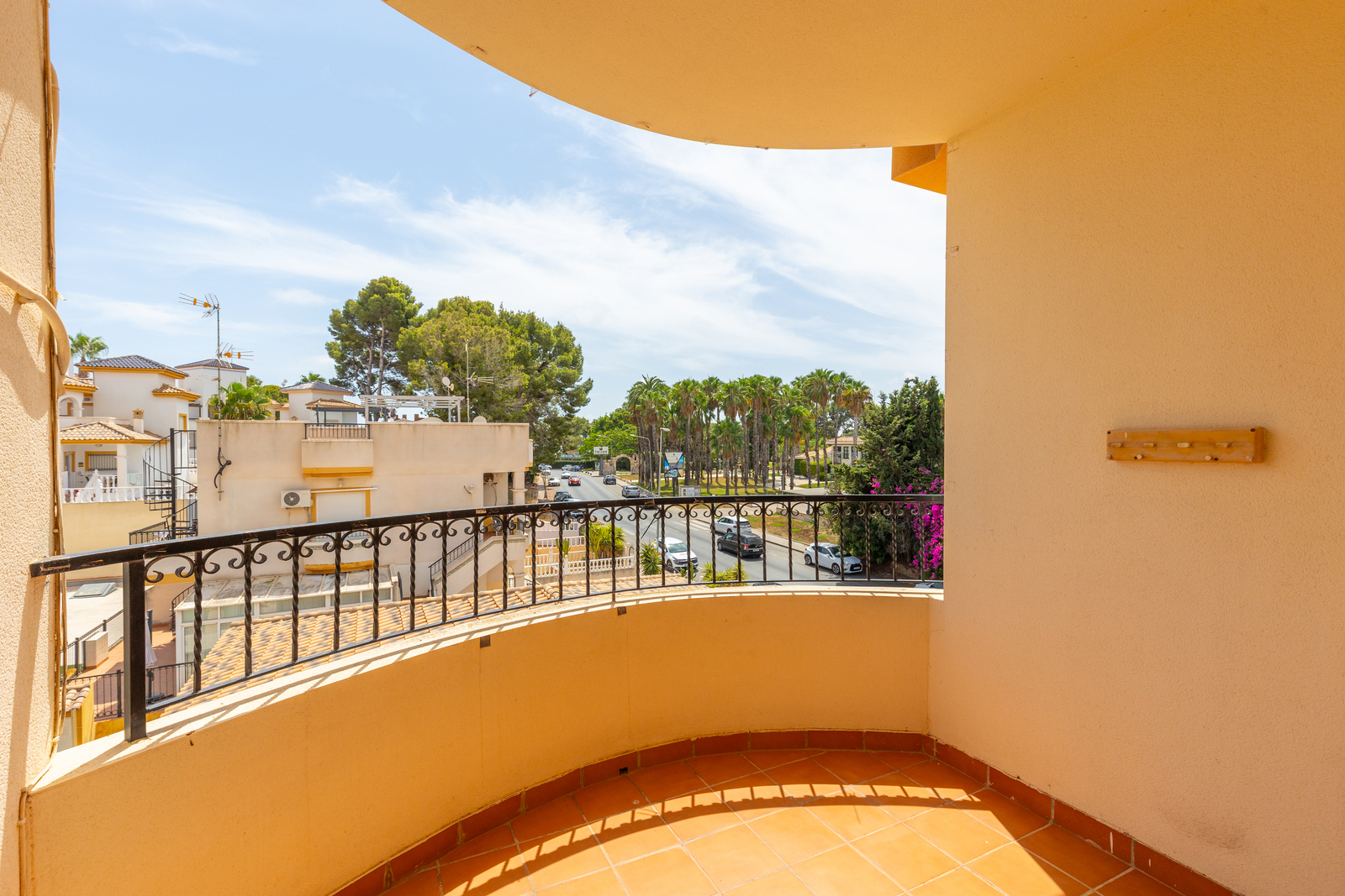 For Sale - 2 Bedroom 1 Bathroom Apartment in Orihuela - Villamartin  - Alicante