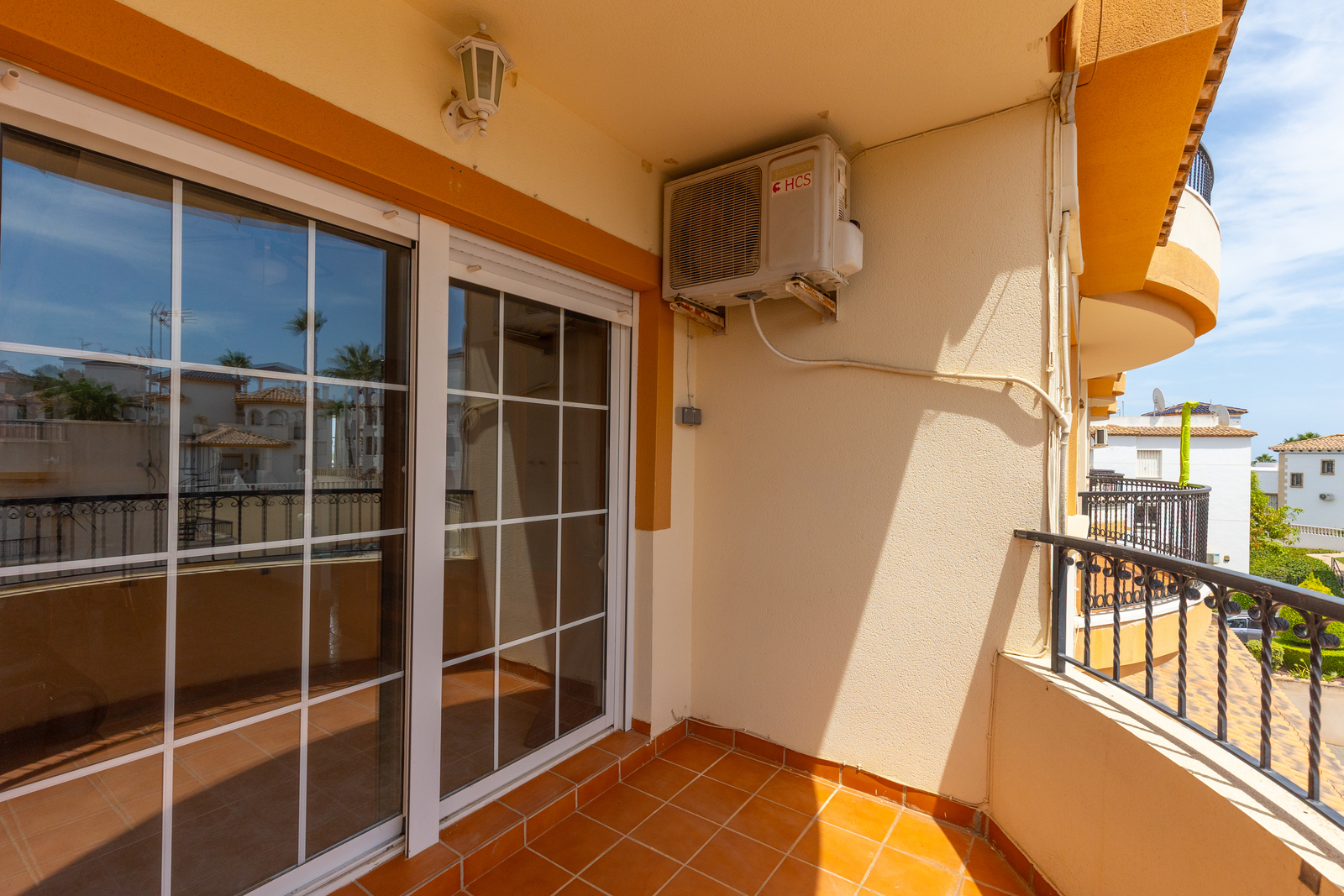 For Sale - 2 Bedroom 1 Bathroom Apartment in Orihuela - Villamartin  - Alicante