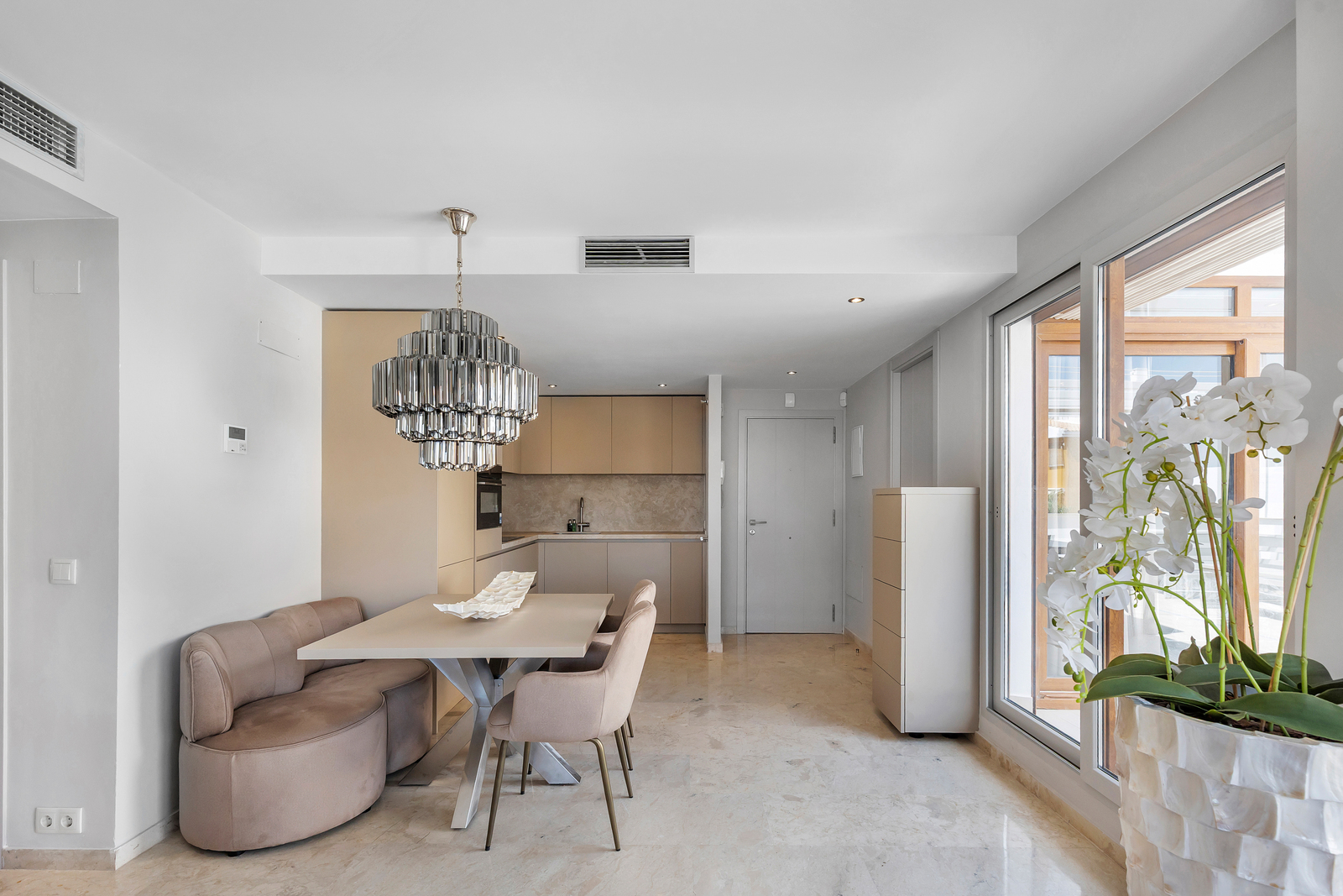 For Sale - 3 Bedroom 2 Bathroom Apartment in Torrevieja - Punta Prima  - Alicante