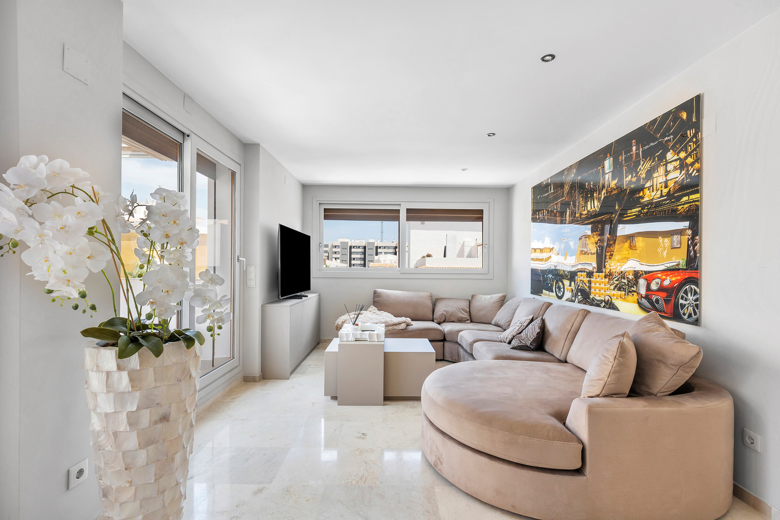 For Sale - 3 Bedroom 2 Bathroom Apartment in Torrevieja - Punta Prima  - Alicante