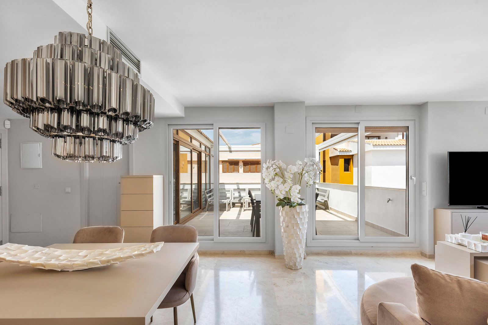 For Sale - 3 Bedroom 2 Bathroom Apartment in Torrevieja - Punta Prima  - Alicante