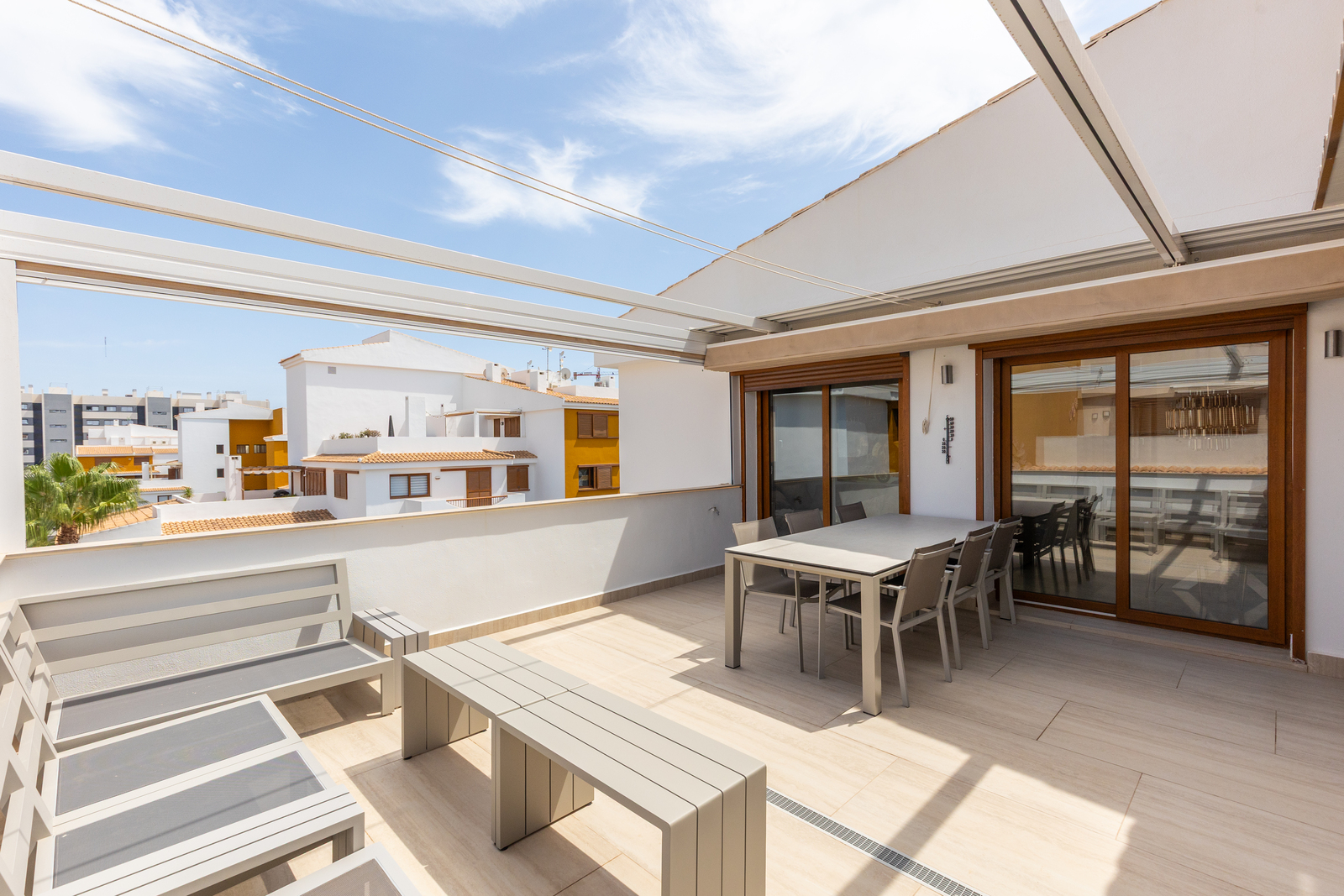 For Sale - 3 Bedroom 2 Bathroom Apartment in Torrevieja - Punta Prima  - Alicante
