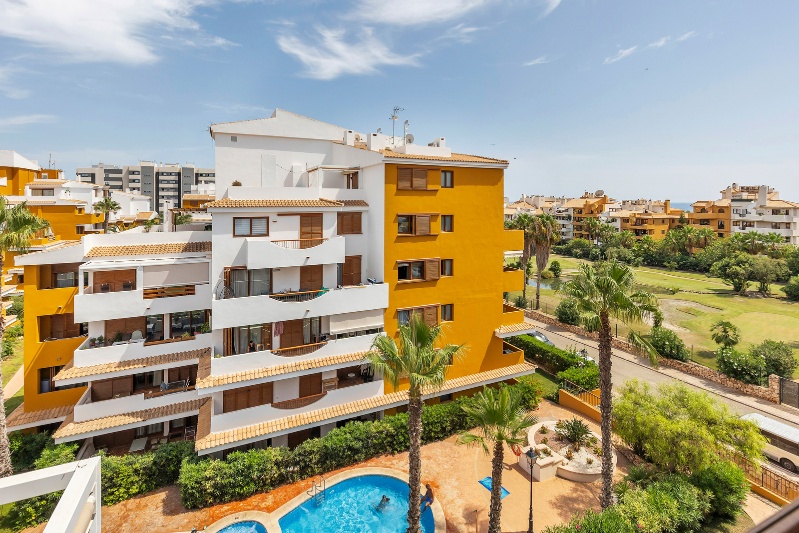 For Sale - 3 Bedroom 2 Bathroom Apartment in Torrevieja - Punta Prima  - Alicante