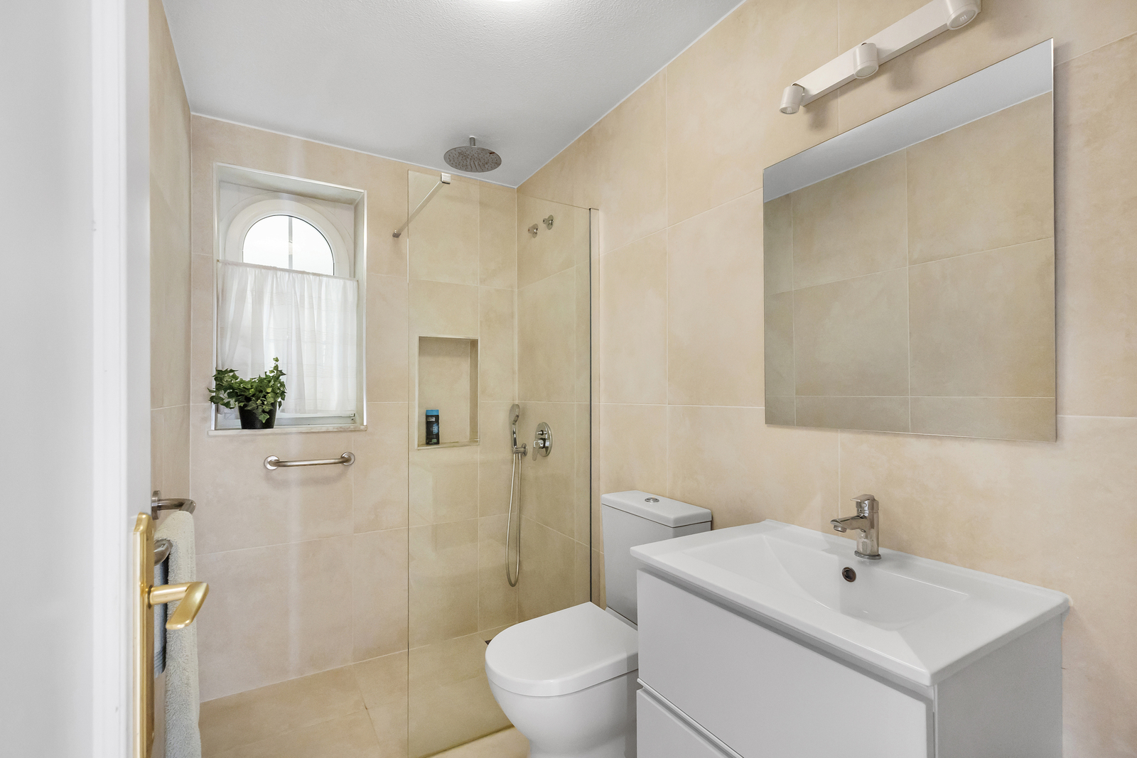 For Sale - 2 Bedroom 1 Bathroom Apartment in Guardamar del Segura - Guardamar del Segura  - Alicante