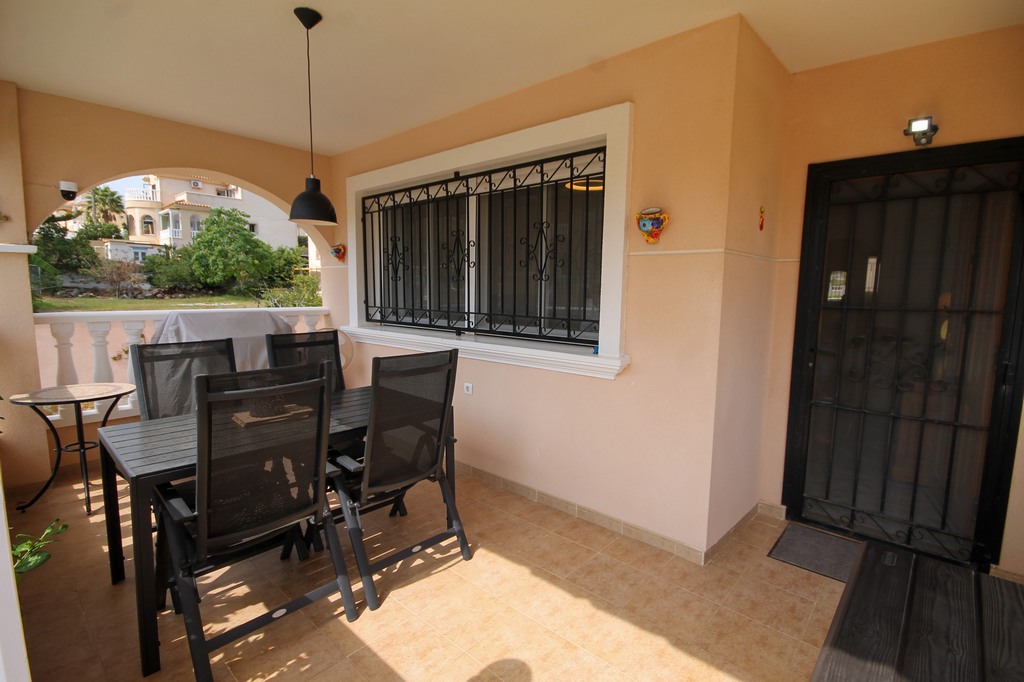 For Sale - Beautifully presented 3 bed villa with communal pool -  - Alicante