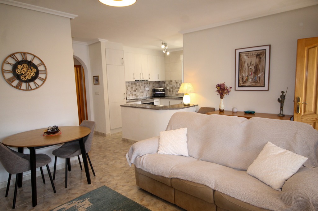 For Sale - Beautifully presented 3 bed villa with communal pool -  - Alicante
