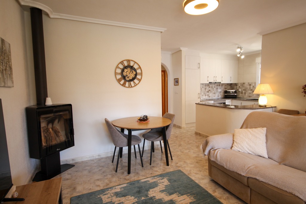 For Sale - Beautifully presented 3 bed villa with communal pool -  - Alicante