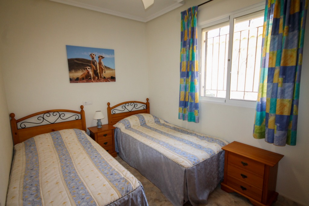 For Sale - Beautifully presented 3 bed villa with communal pool -  - Alicante