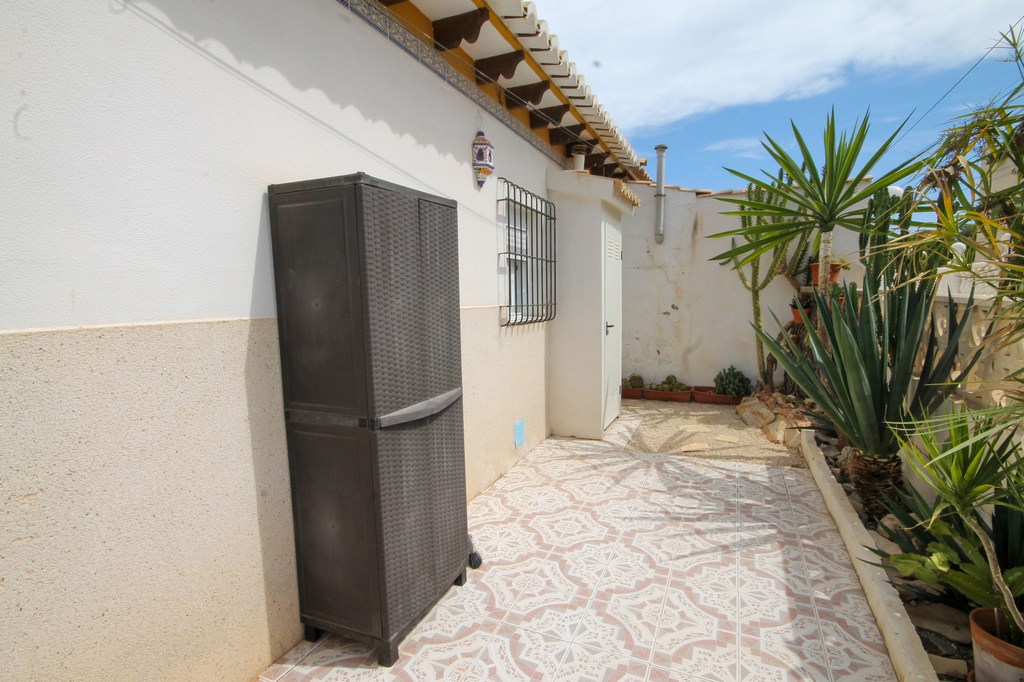 Sold - Charming 2 bedroom house with communal pool -  - Alicante