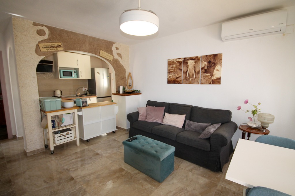 Sold - Charming 2 bedroom house with communal pool -  - Alicante