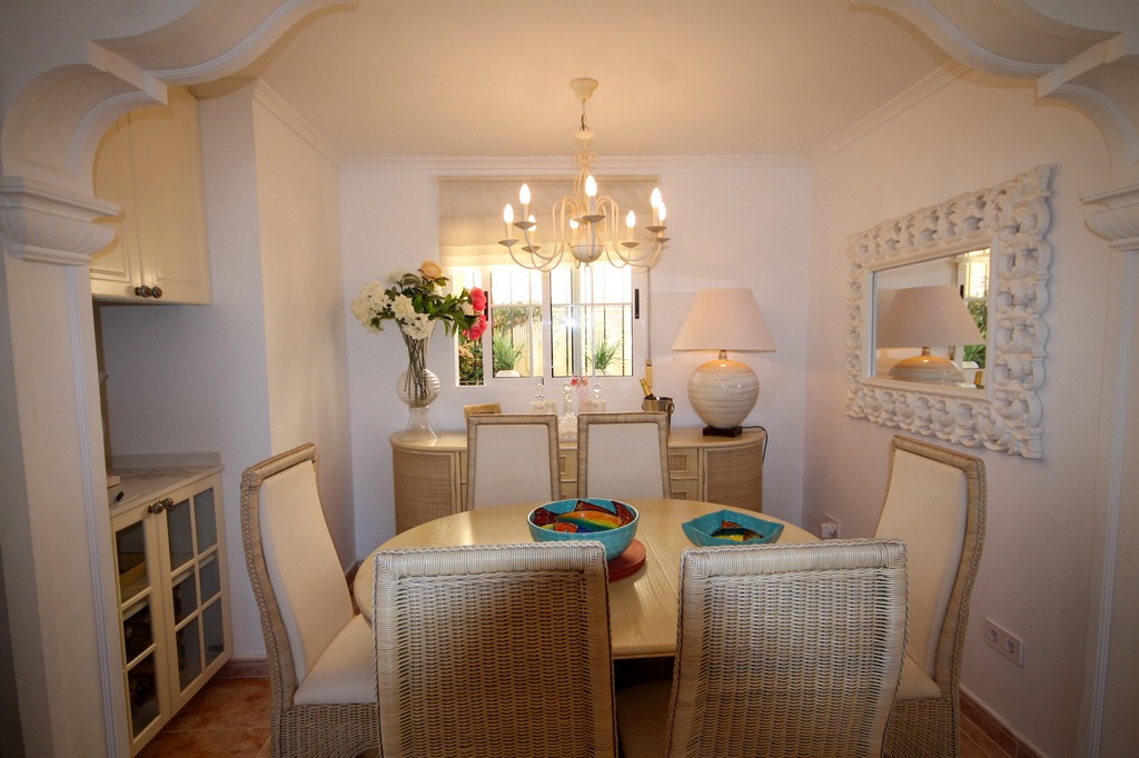 For Sale - Beautifully presented 3 bed villa with communal pool -  - Alicante