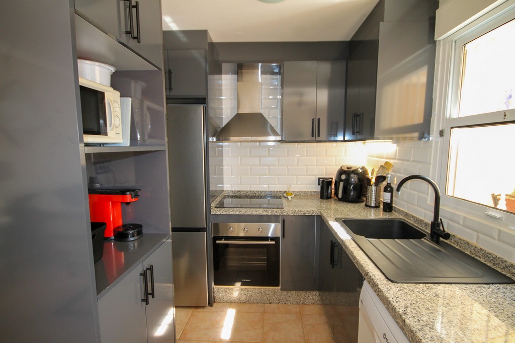 For Sale - Beautifully presented 4 bedroom villa with communal pool -  - Alicante