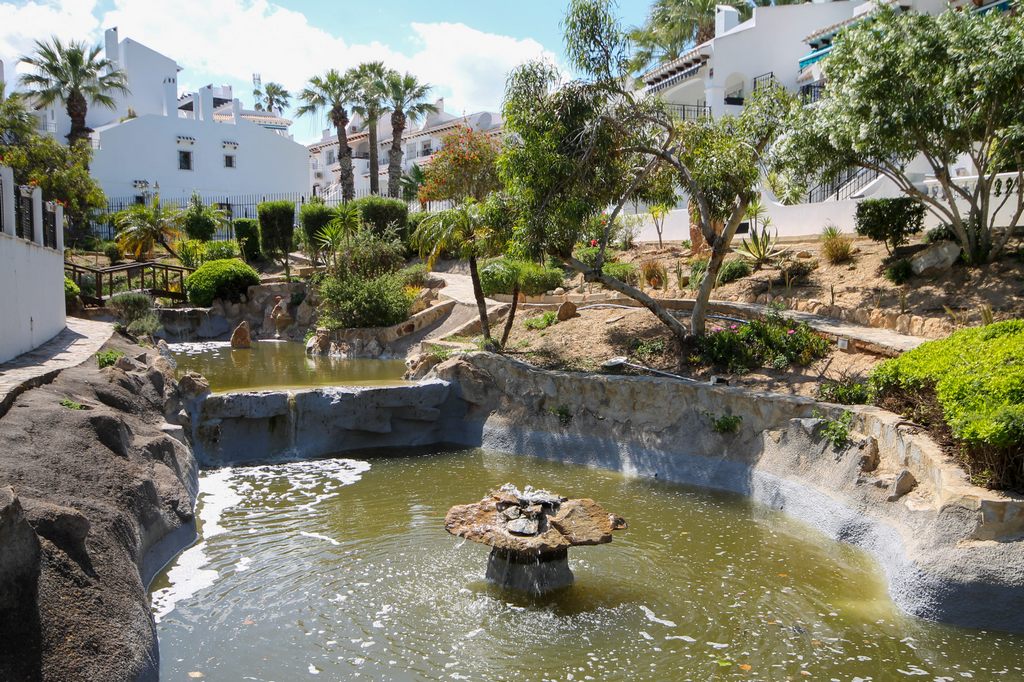 For Sale - Well presented 2 bed, 2.5 bath mid terrace with communal pools -  - 