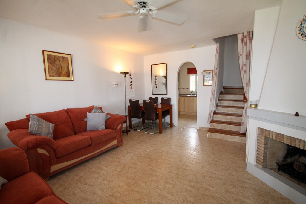 For Sale - Well presented 2 bed, 2.5 bath mid terrace with communal pools -  - 
