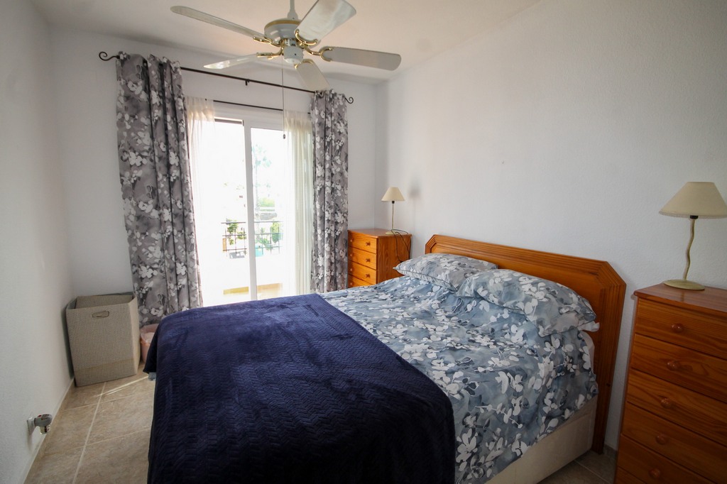 For Sale - Well presented 2 bed, 2.5 bath mid terrace with communal pools -  - 