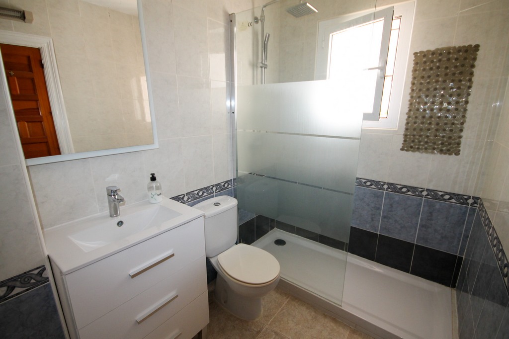 For Sale - Well presented 2 bed, 2.5 bath mid terrace with communal pools -  - 