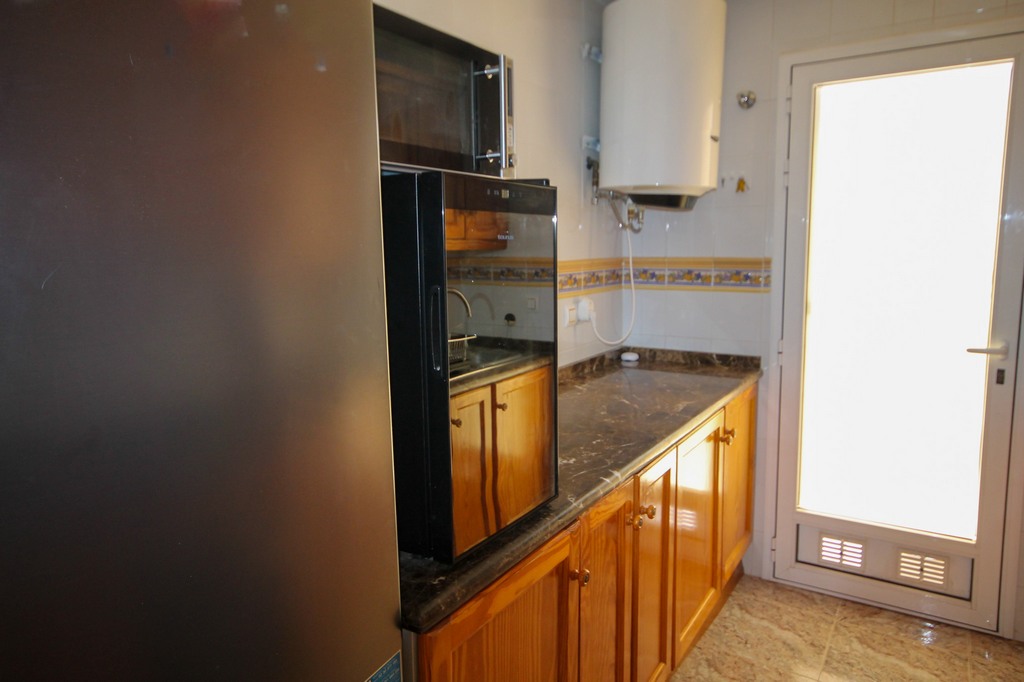 For Sale - Well presented 3 bedroom house with large corner plot -  - Alicante