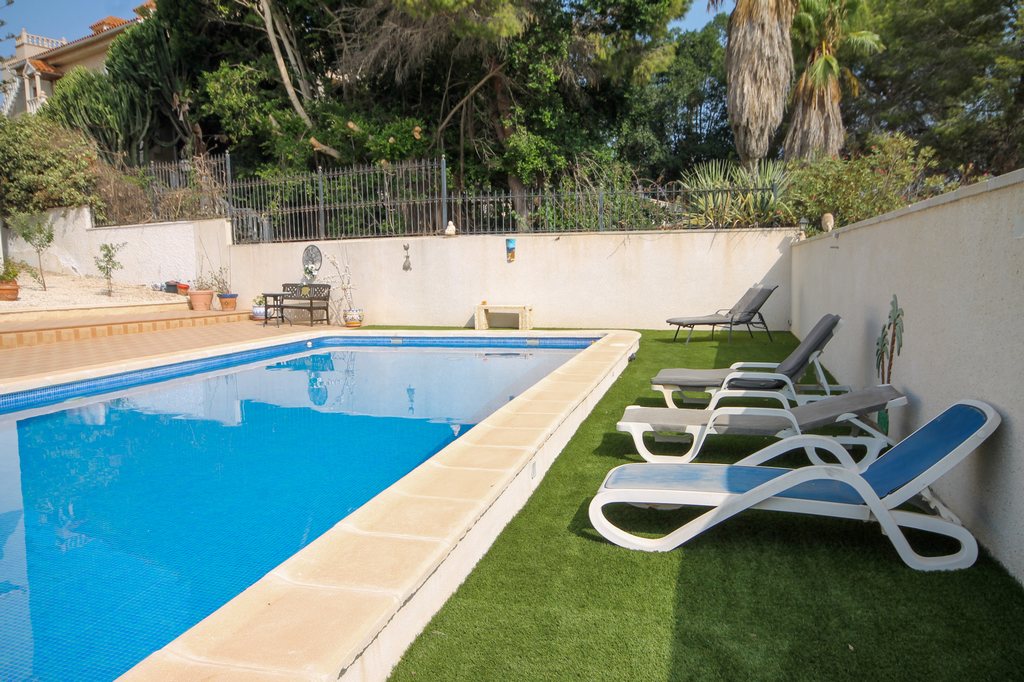 For Sale - Fabulous 5 bed 4 bath villa on large plot -  - Alicante