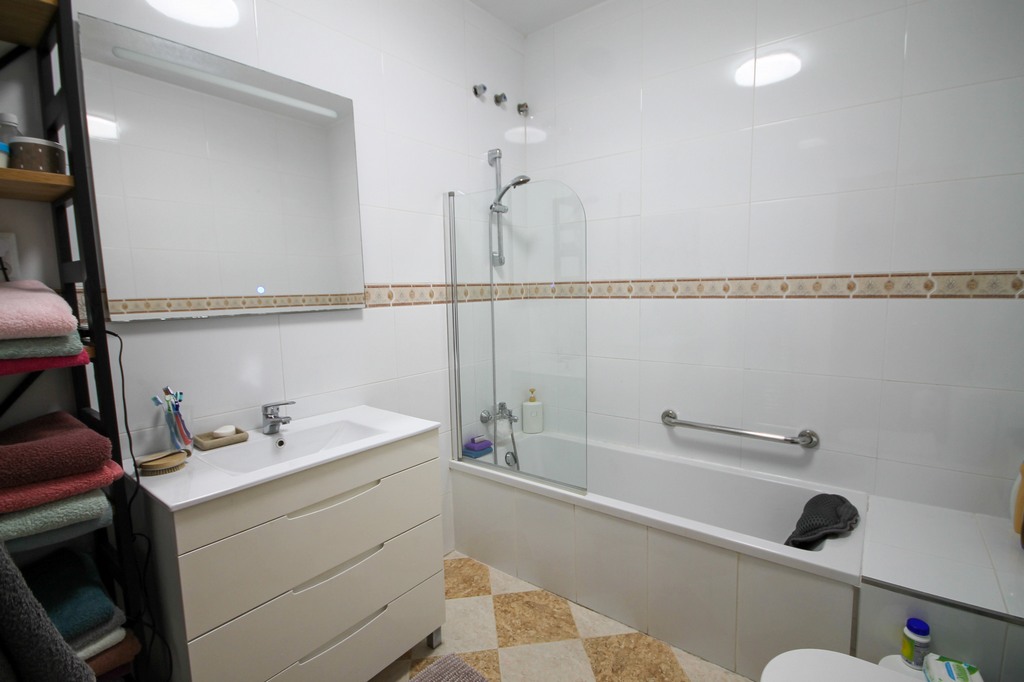 For Sale - Fabulous 5 bed 4 bath villa on large plot -  - Alicante