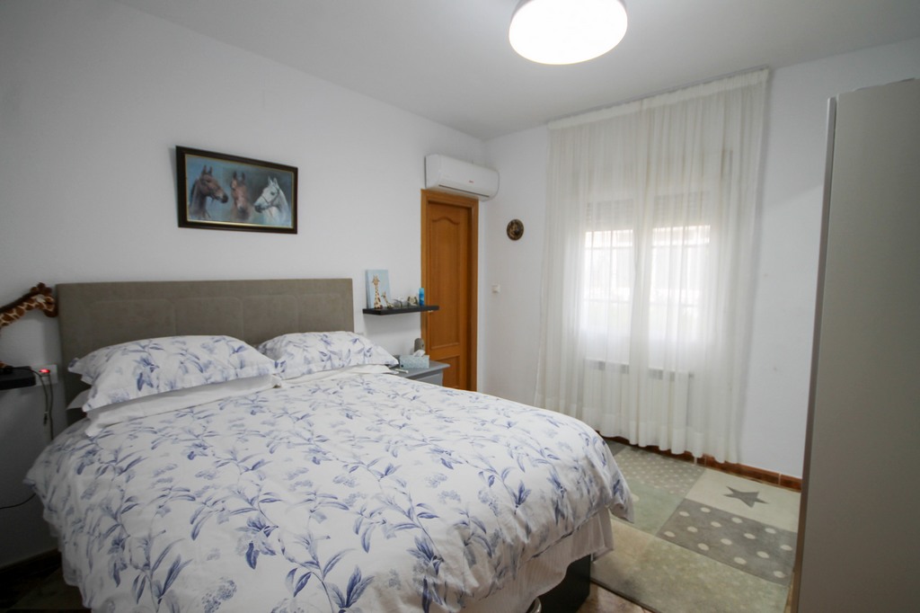 For Sale - Fabulous 5 bed 4 bath villa on large plot -  - Alicante