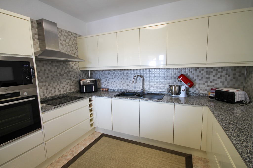 For Sale - Fabulous 5 bed 4 bath villa on large plot -  - Alicante