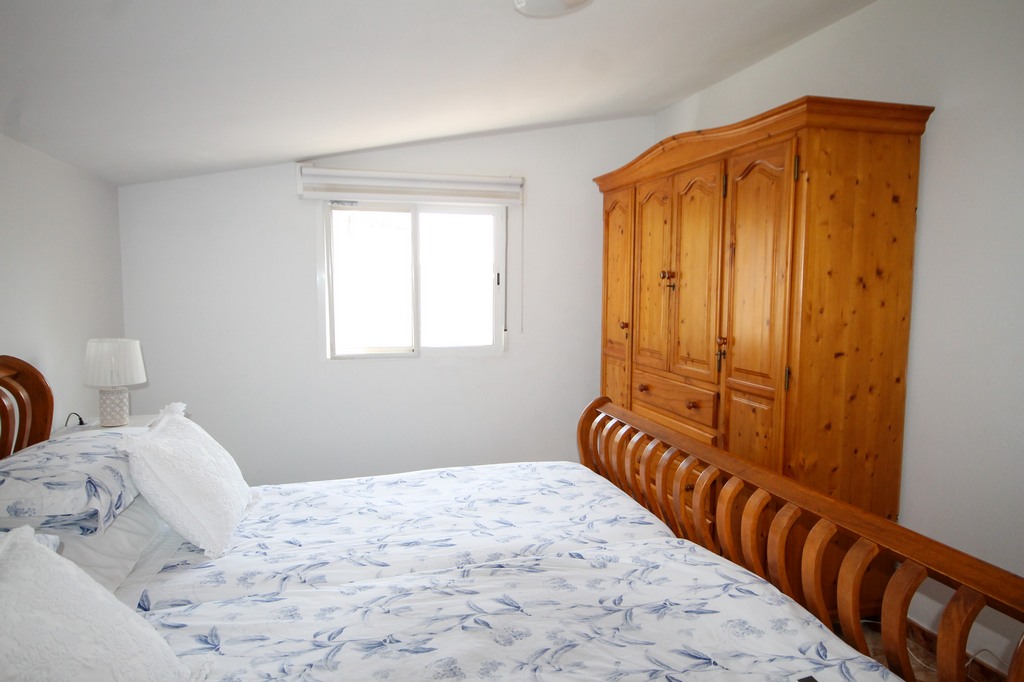 For Sale - Fabulous 5 bed 4 bath villa on large plot -  - Alicante