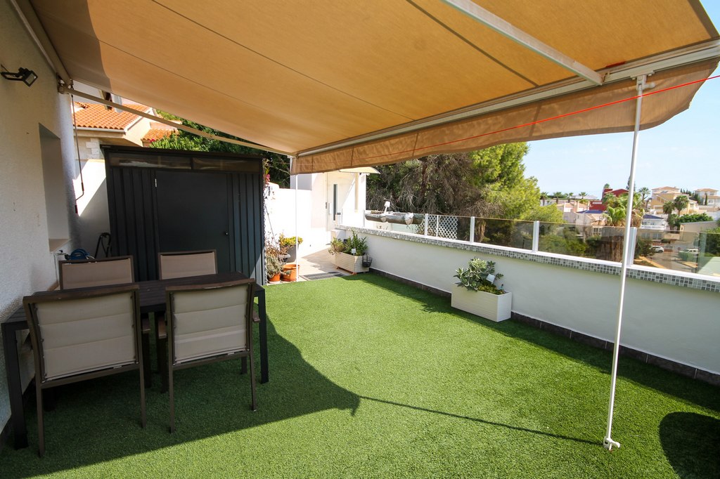 For Sale - Fabulous 5 bed 4 bath villa on large plot -  - Alicante