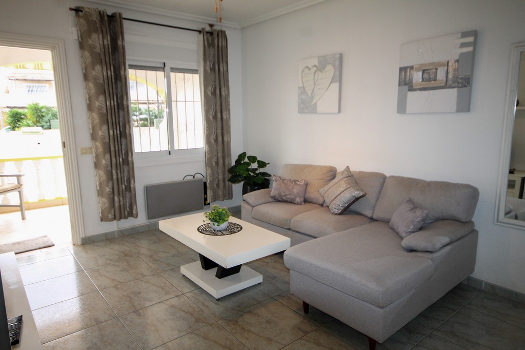 For Sale - Well presented 2 bed apartment with basement -  - Alicante