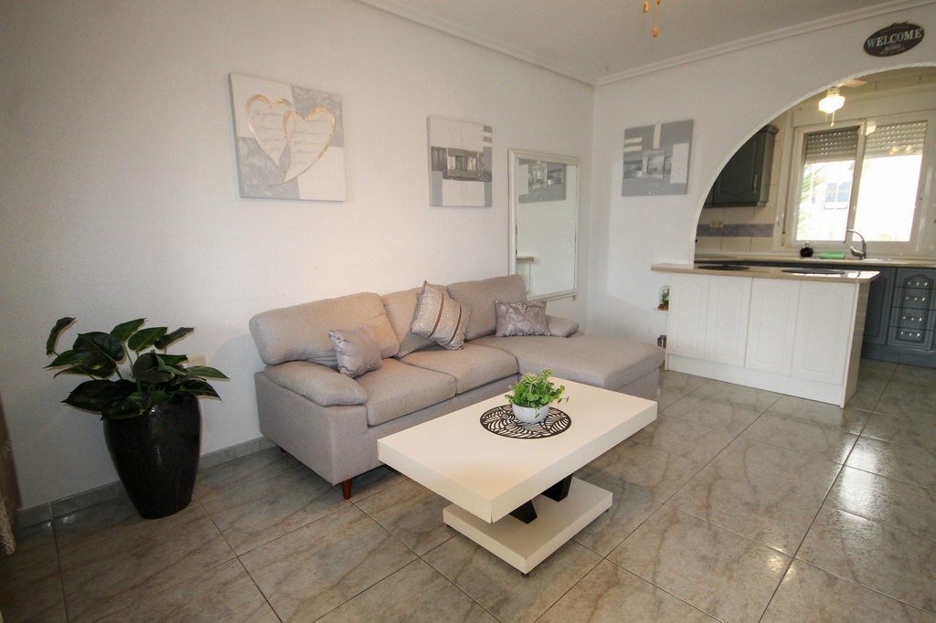 For Sale - Well presented 2 bed apartment with basement -  - Alicante