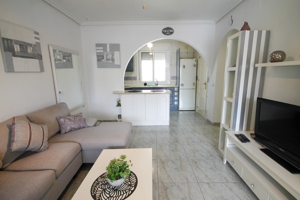 For Sale - Well presented 2 bed apartment with basement -  - Alicante