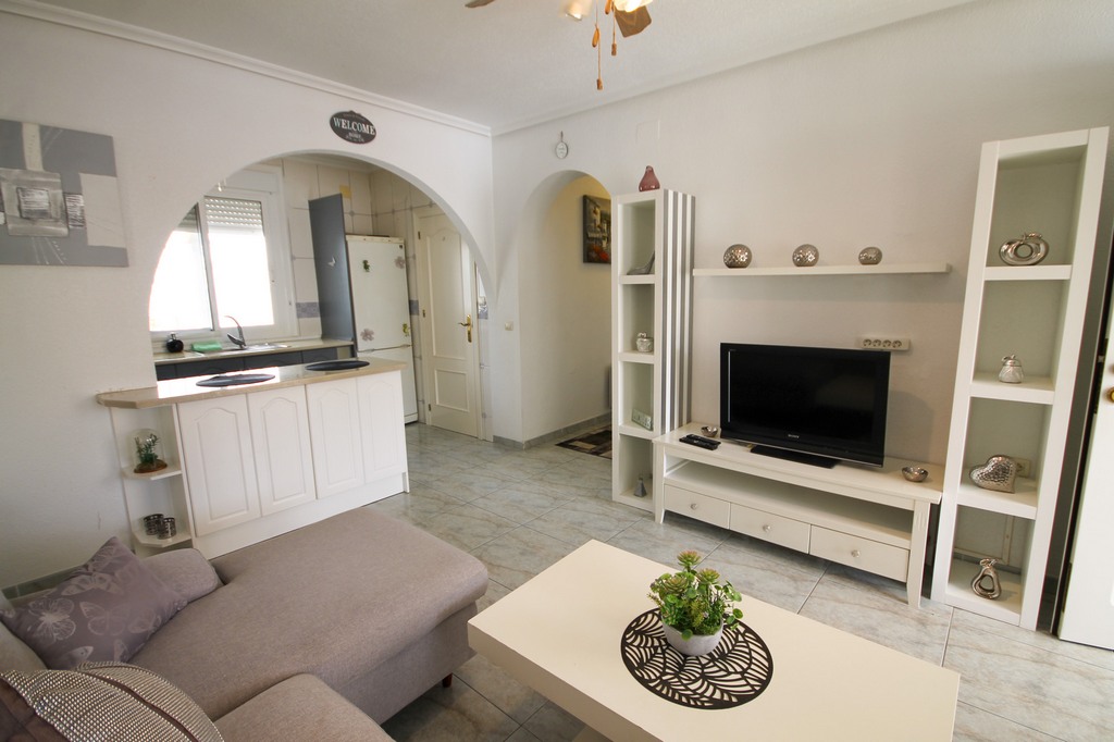For Sale - Well presented 2 bed apartment with basement -  - Alicante