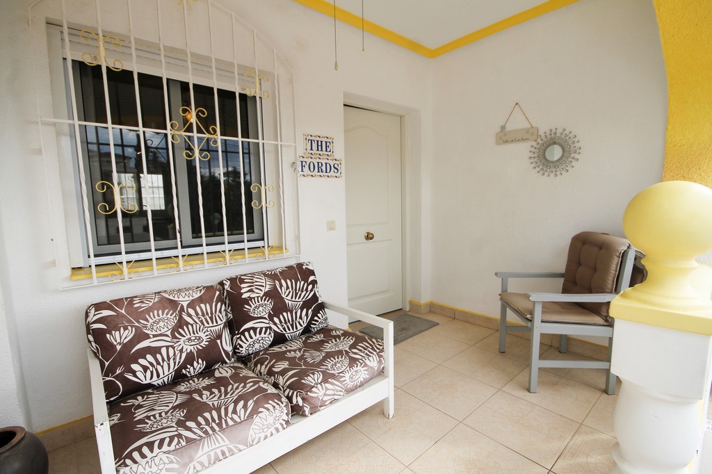 For Sale - Well presented 2 bed apartment with basement -  - Alicante