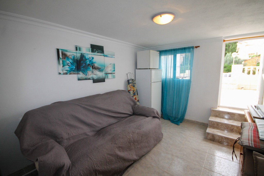 For Sale - Well presented 2 bed apartment with basement -  - Alicante