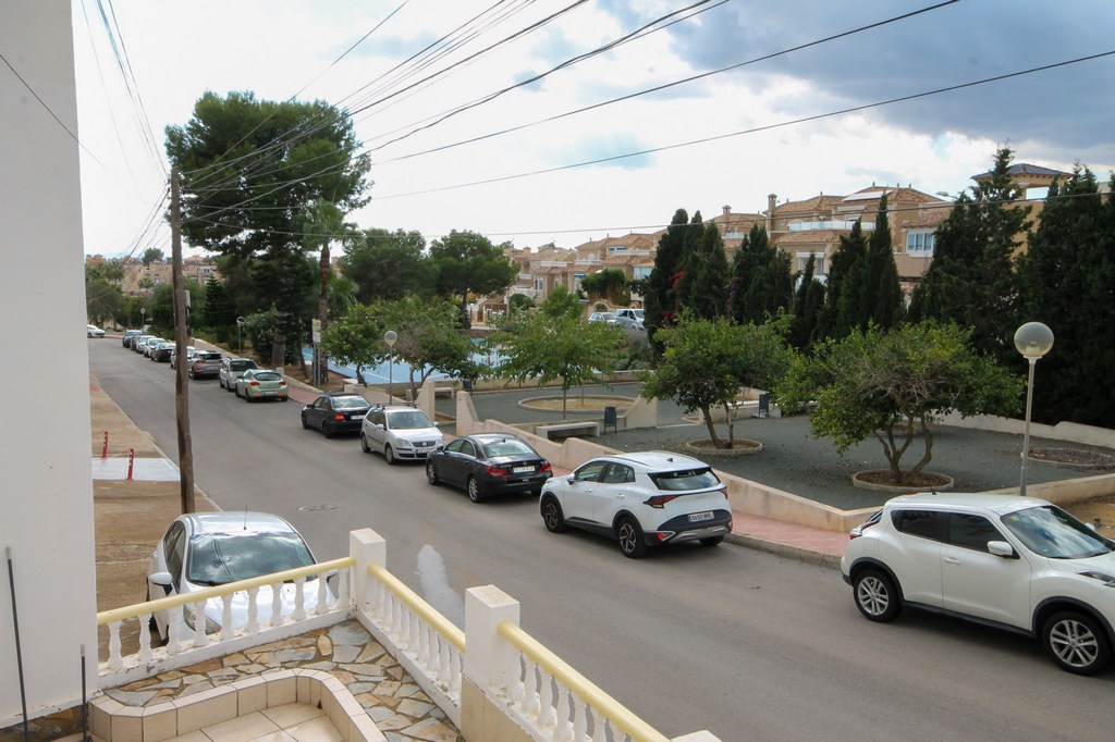 For Sale - Well presented 2 bed apartment with basement -  - Alicante
