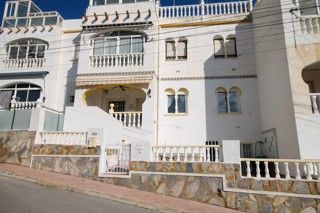 For Sale - Well presented 2 bed apartment with basement -  - Alicante